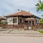 къщата с кладенеца - с. кантарджиево Feriehus *