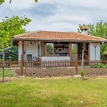 къщата с кладенеца - с. кантарджиево Feriehus