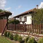 къщата с кладенеца - с. кантарджиево Feriehus *