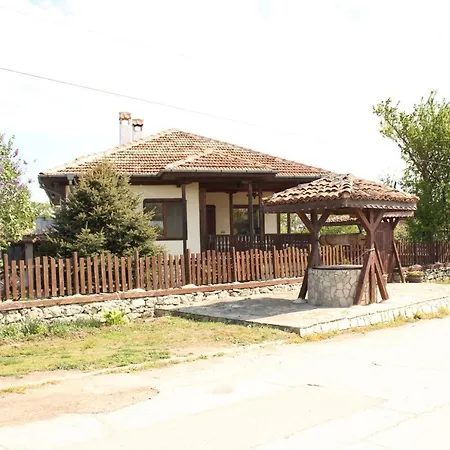 къщата с кладенеца - с. кантарджиево بيت للعطل *