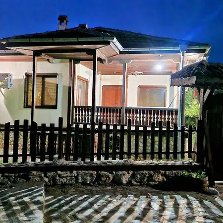 къщата с кладенеца - с. кантарджиево Casa vacanze *